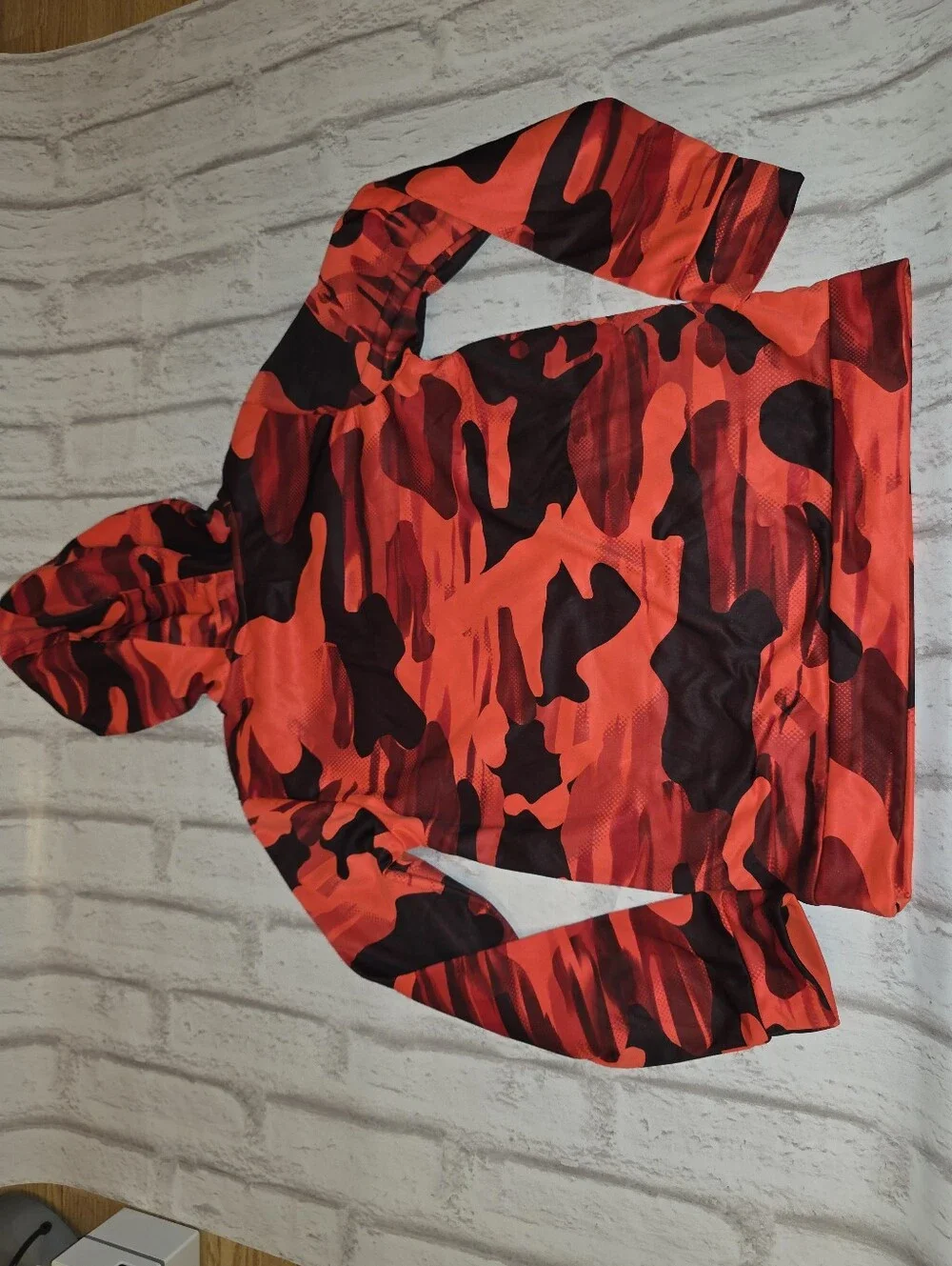 Boys youth large under armour red hoodie